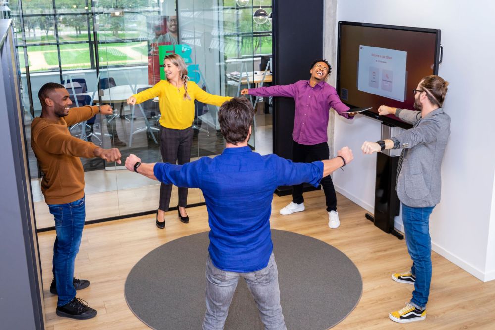The team standup meeting KF 1430 LR