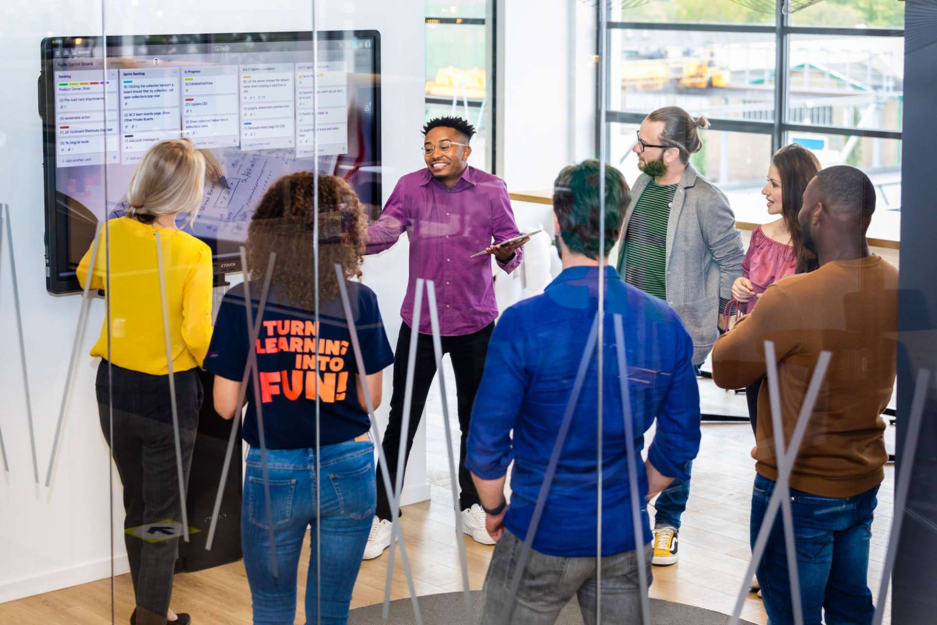 The team standup meeting KF 1351 LR