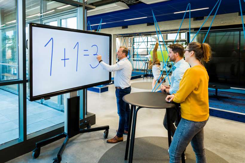 V2 113 corporate