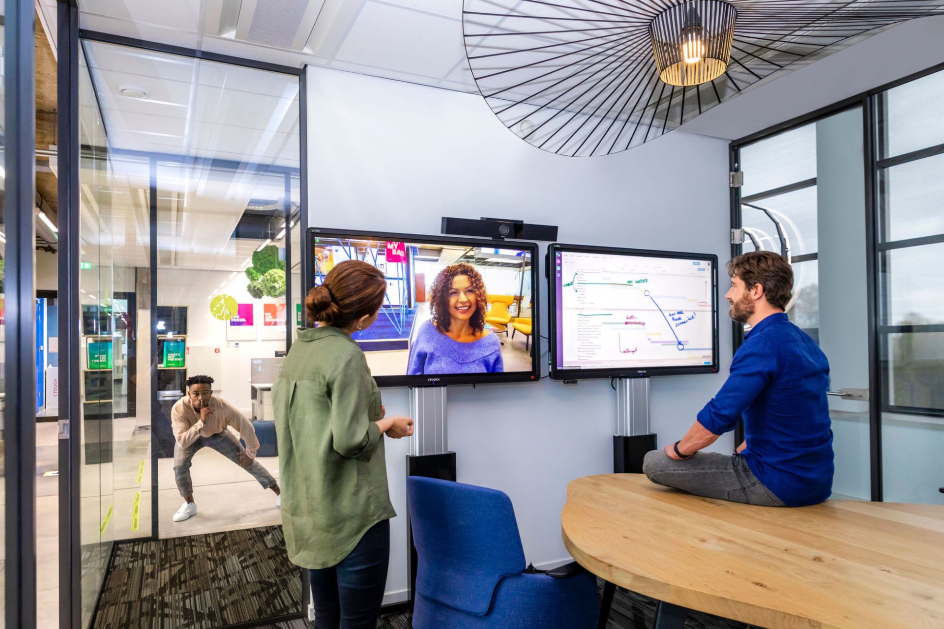 Vergaderen presentatiescherm The huddle room