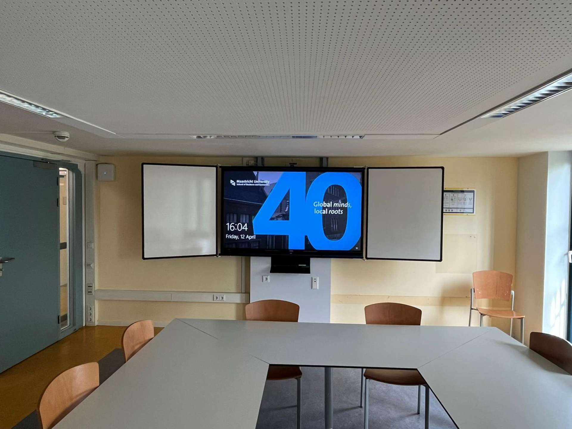 Maastricht University SBE CTOUCH Neo 1